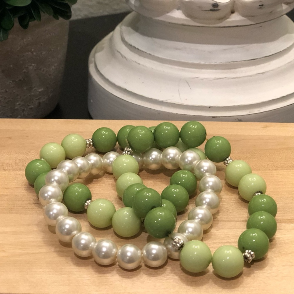 🌟2/$17🌟 3 Piece Green Bead and Pearl Bracelets
